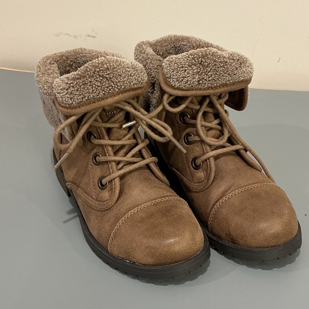 Seychelles Waterfall Brown Women's Combat Boots, side zip Size 6.5
